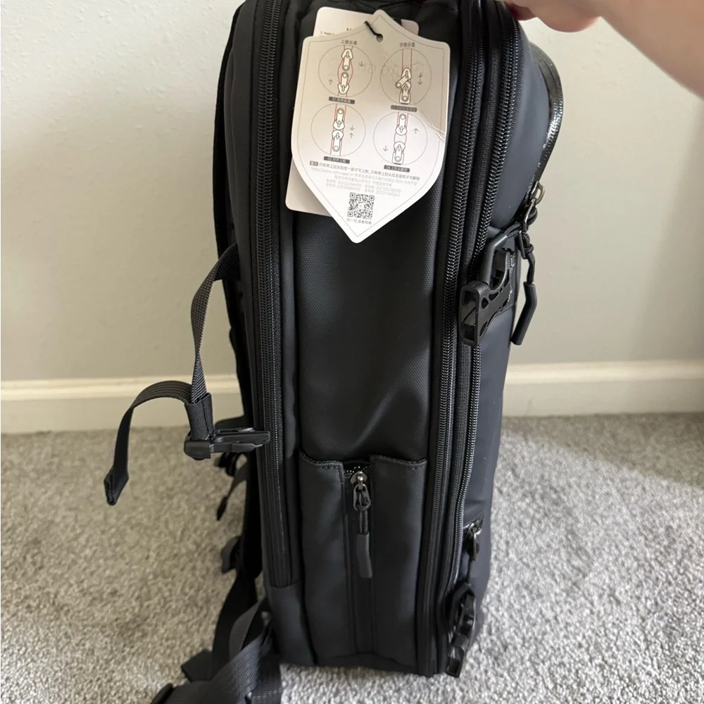 Sleek Black Men's Backpack