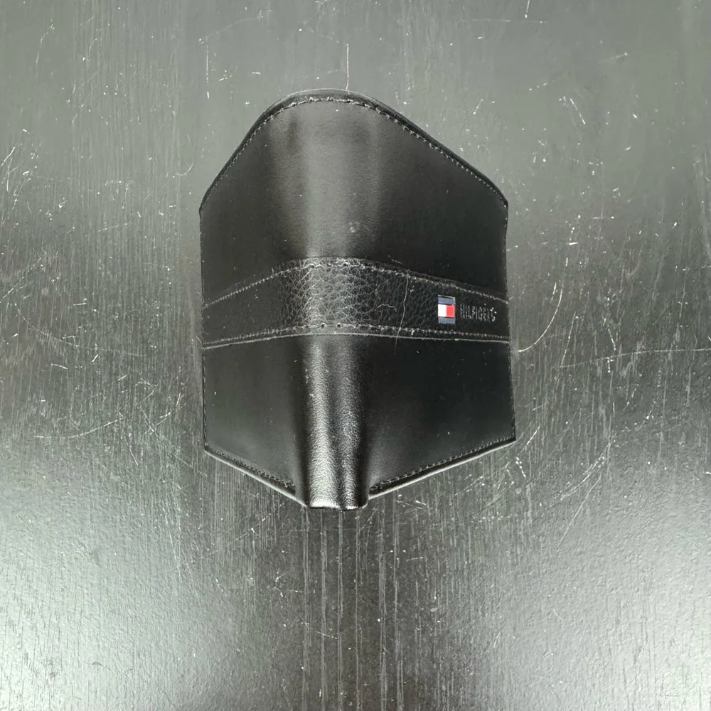 Tommy Hilfiger Ranger Mens Wallet Black Leather Slim Bifold Card Holder Logo NWT