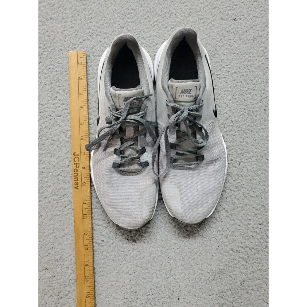 Nike flex white shoes