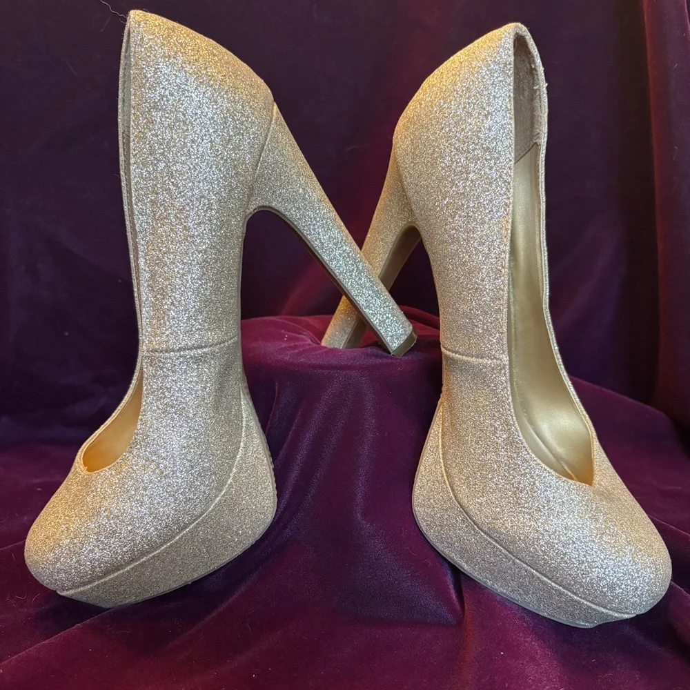 MASSIMO Women’s Silver Glitter Platform Pumps SZ 8 MED Width VERY Sparkly Shoes