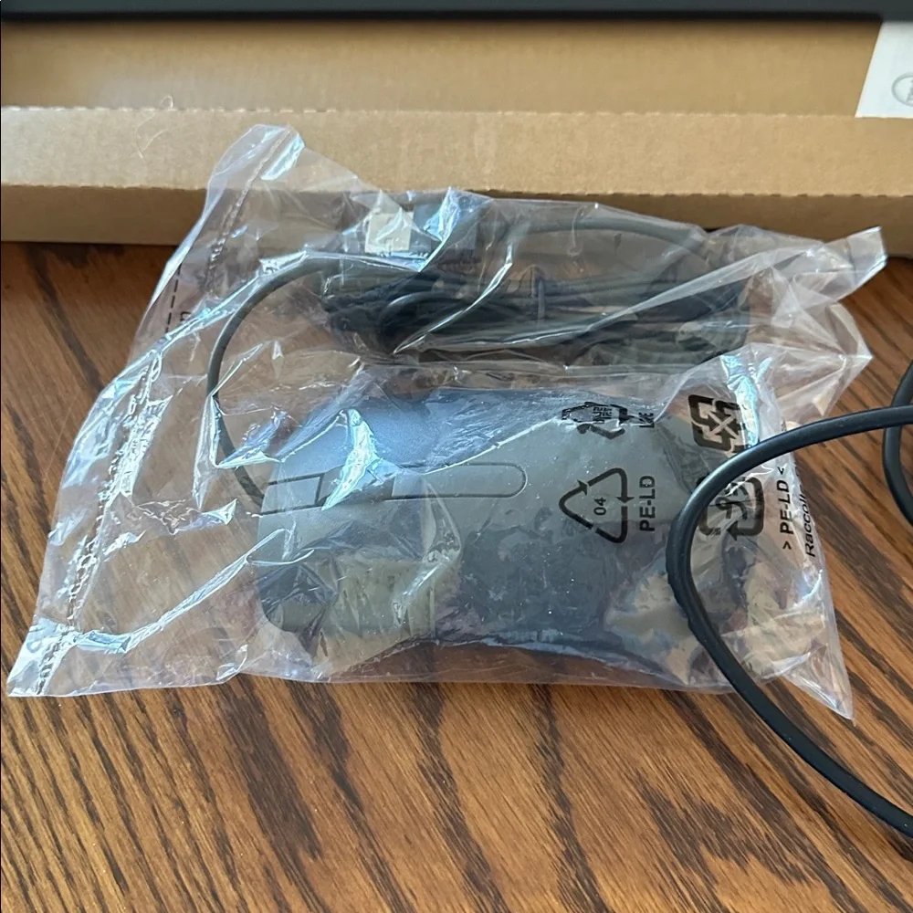Dell Black Wired Keyboard with USB Connection and plugin mouse.