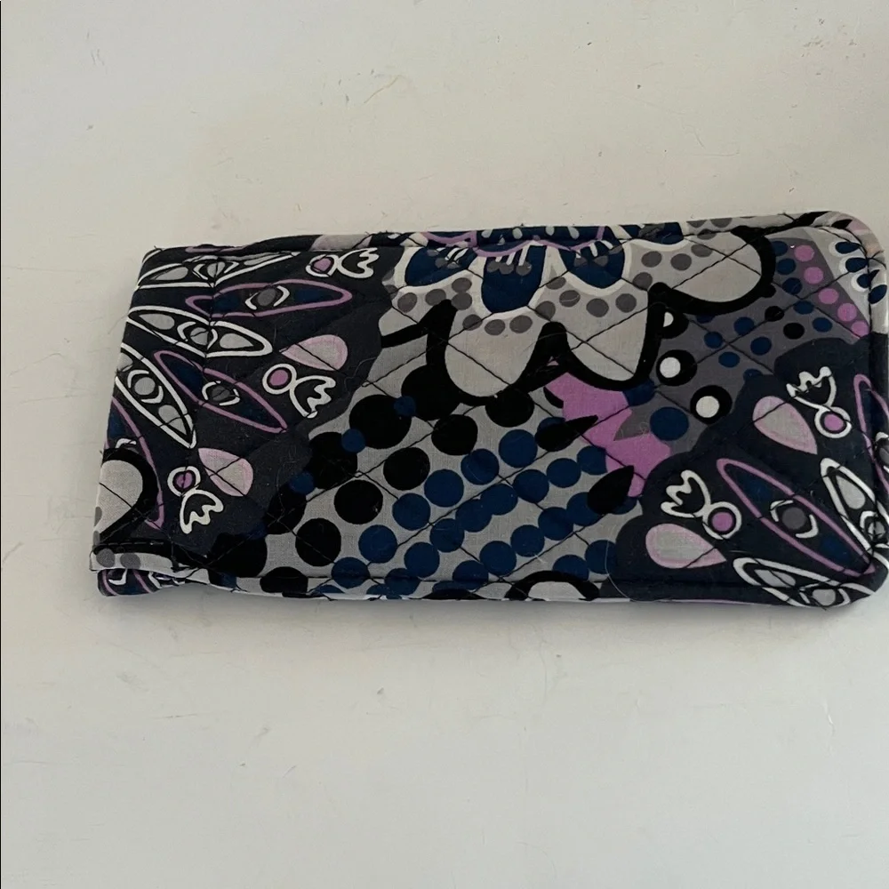 Vera Bradley Mimosa Medaliom Purple and Gray Patterned sunglasses case