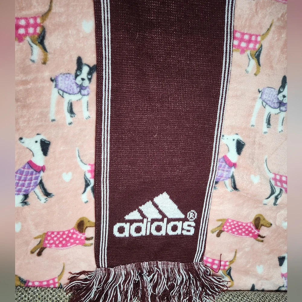 adidas maroon scarf