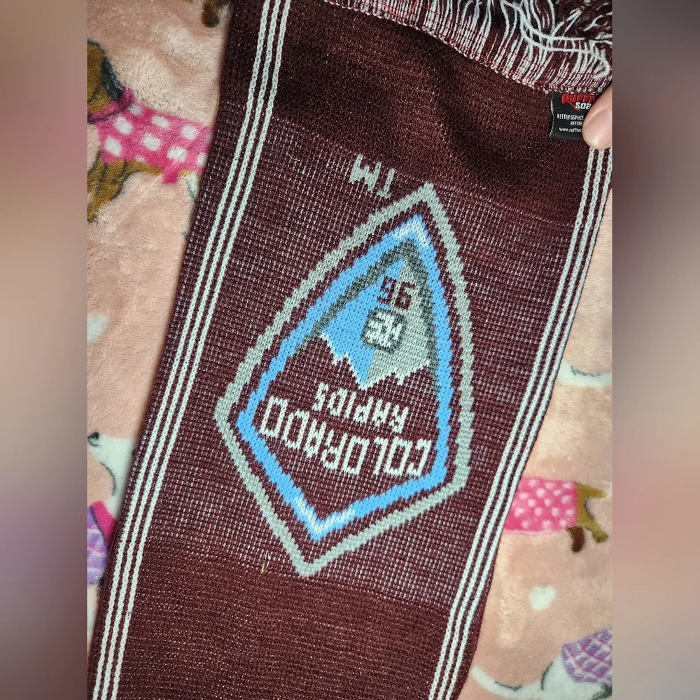 adidas maroon scarf