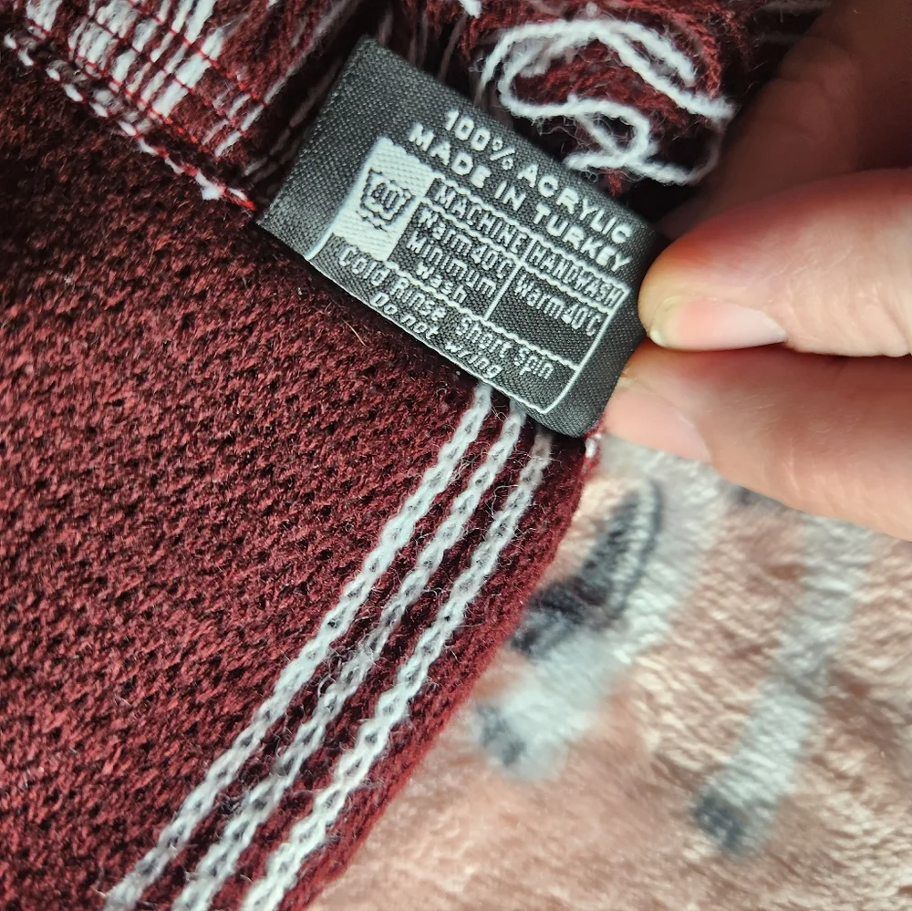 adidas maroon scarf
