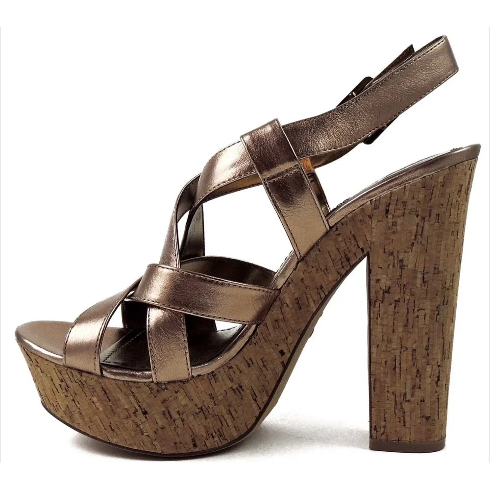 Vince Camuto more it once