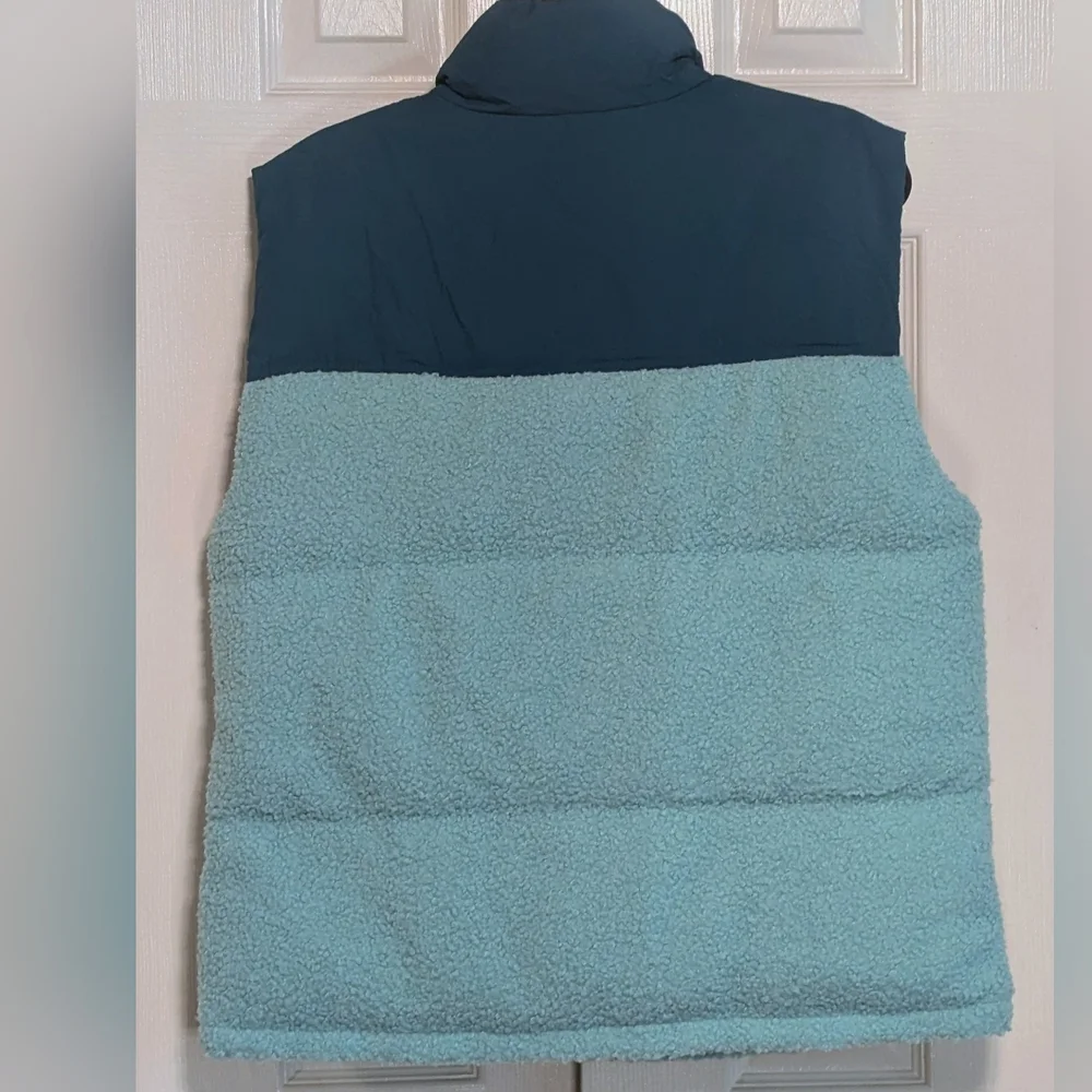 Wild Fable Blue and Teal Puffer Vest