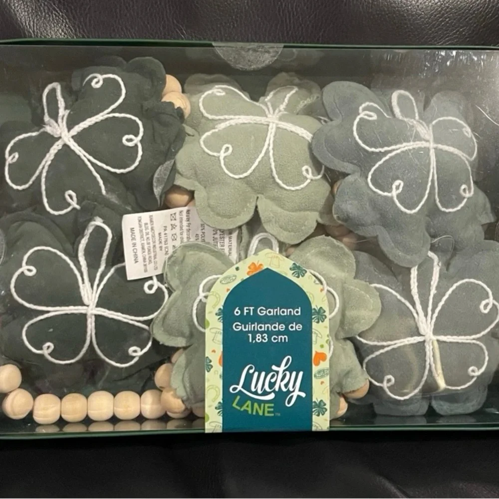 Lucky Lane St Patricks Shamrocks Garland
