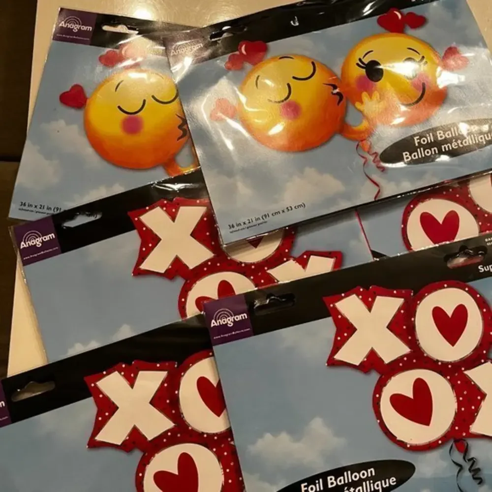 Balloons - Large Mylar Balloons (Set of 6)‎ (XXOOs and Emojis) (new)