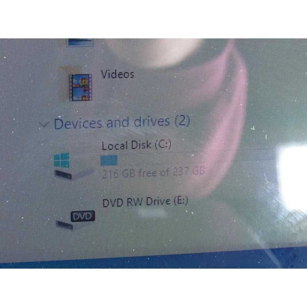 Dell Inspiron P66F Laptop - Intel i5 Gen 7 - 8GB RAM - 237GB HDD - Windows 10