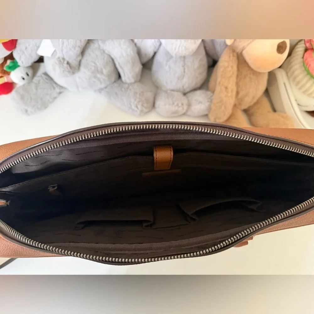 Michael Kors elegant tan