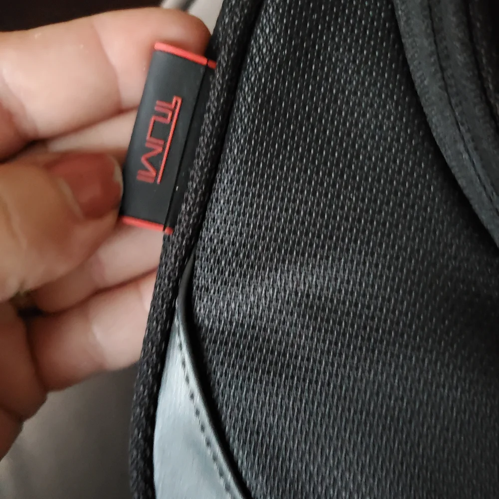 Tumi ideal design red