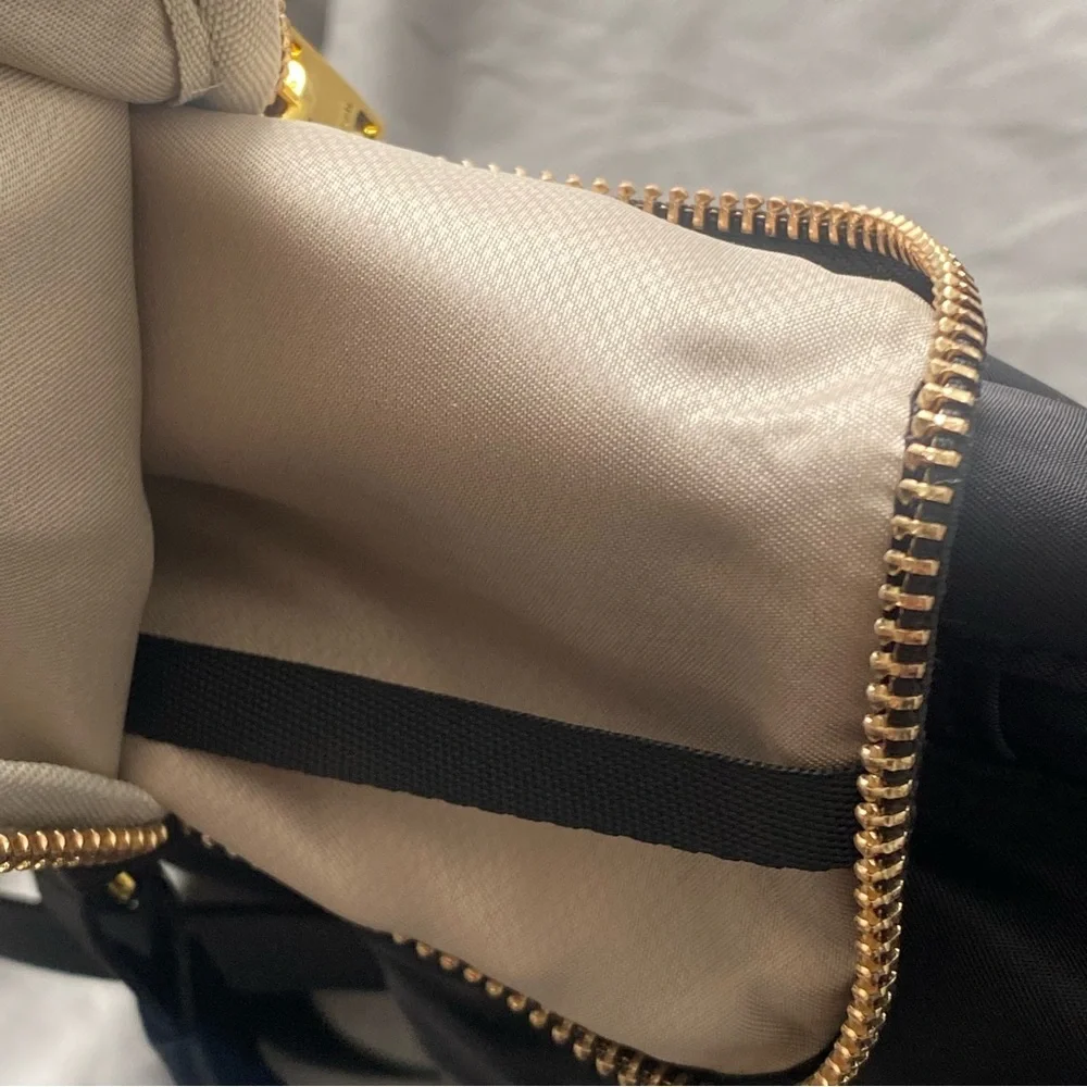 Tumi discover sleek