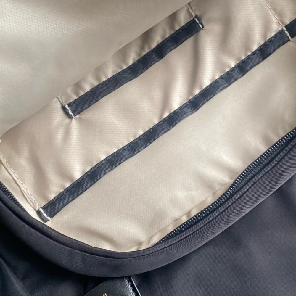 Tumi discover sleek