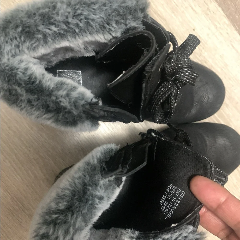 Dolce Vita Girl  Black Fur-Lined Boots
