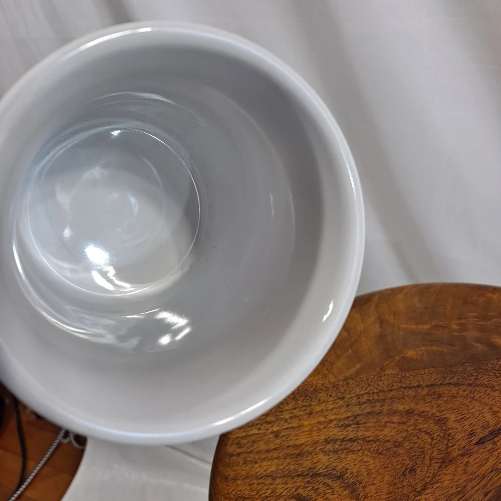 Williams Sonoma Gold Trim 16oz E Monogram Mug