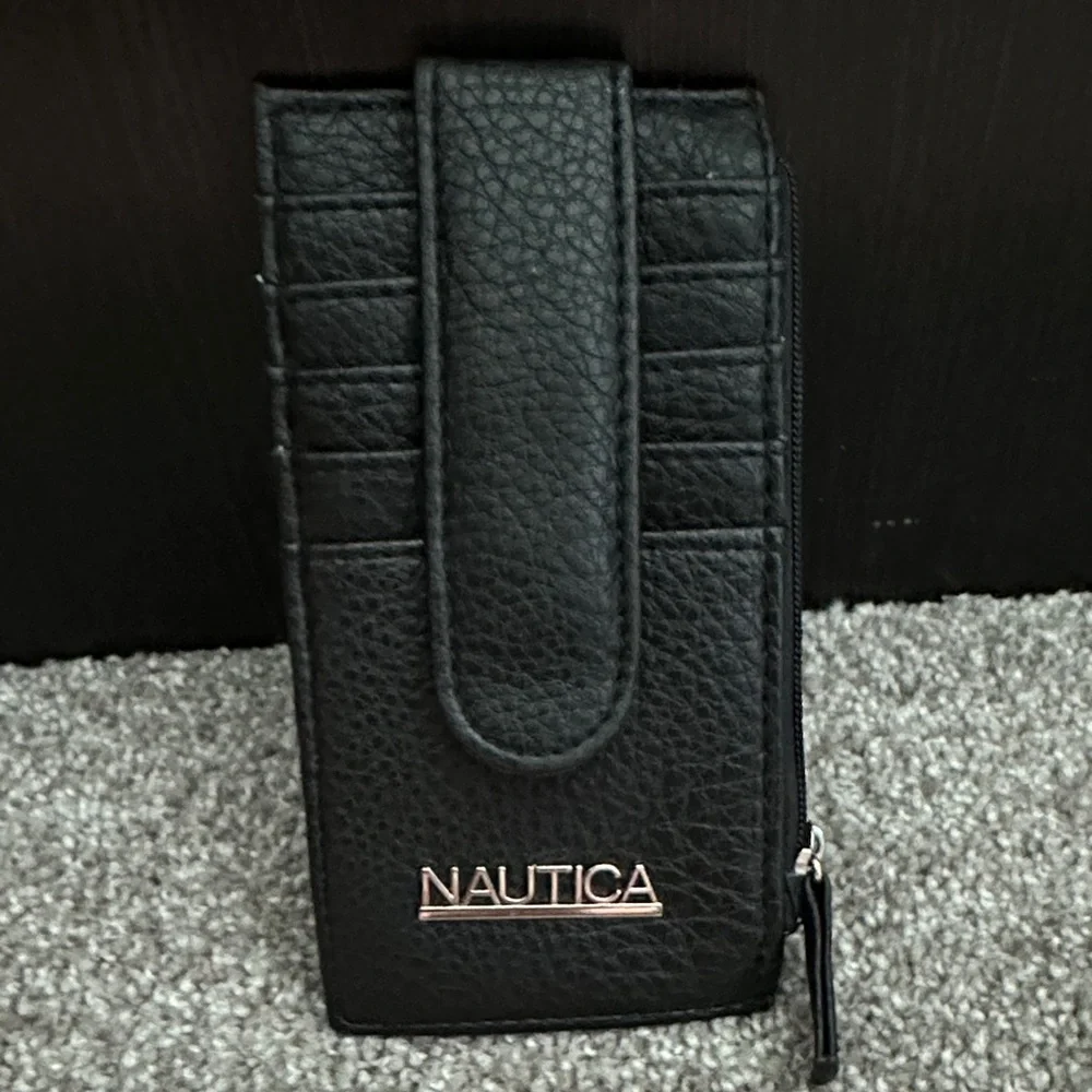 Nautica compact black