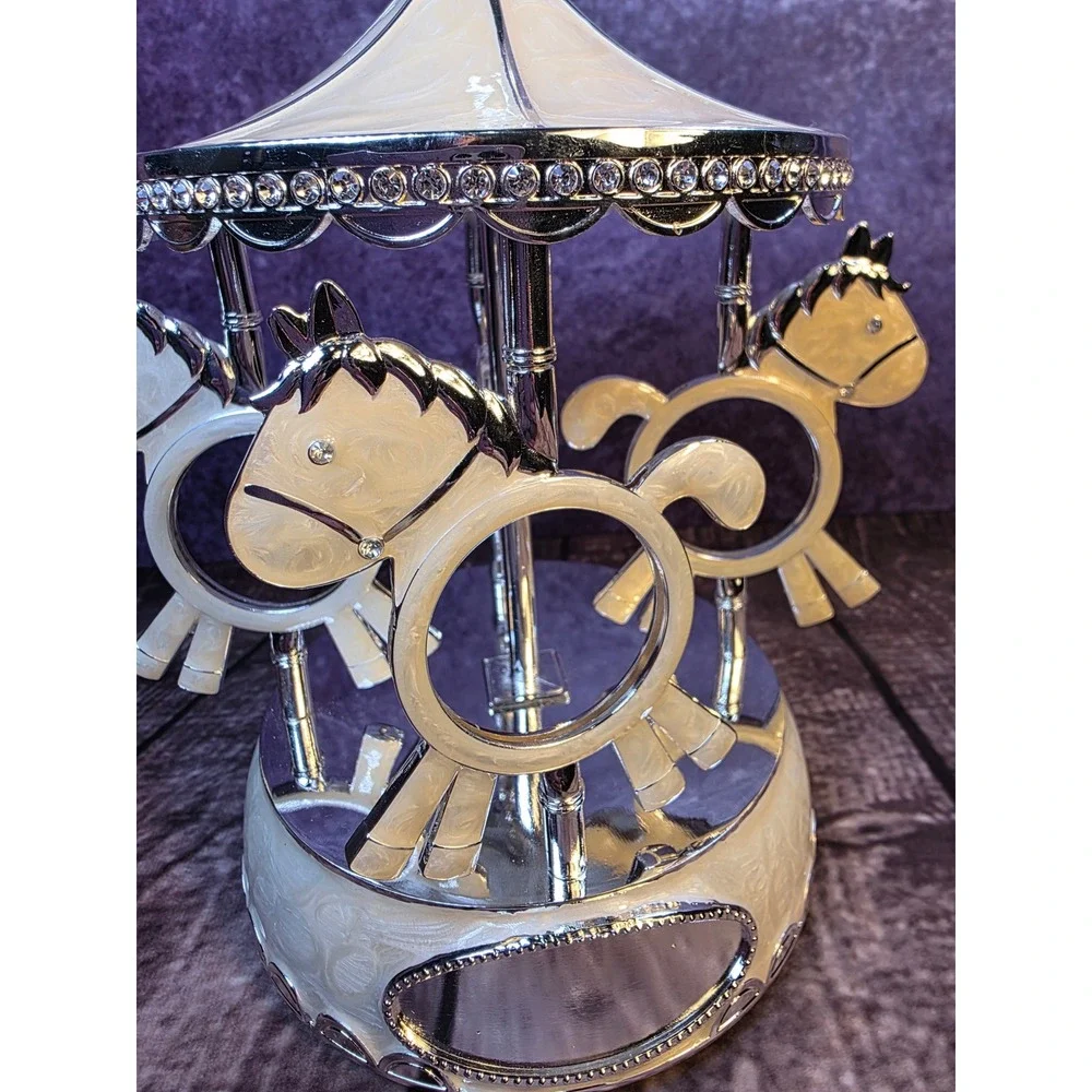 TR carousel horse