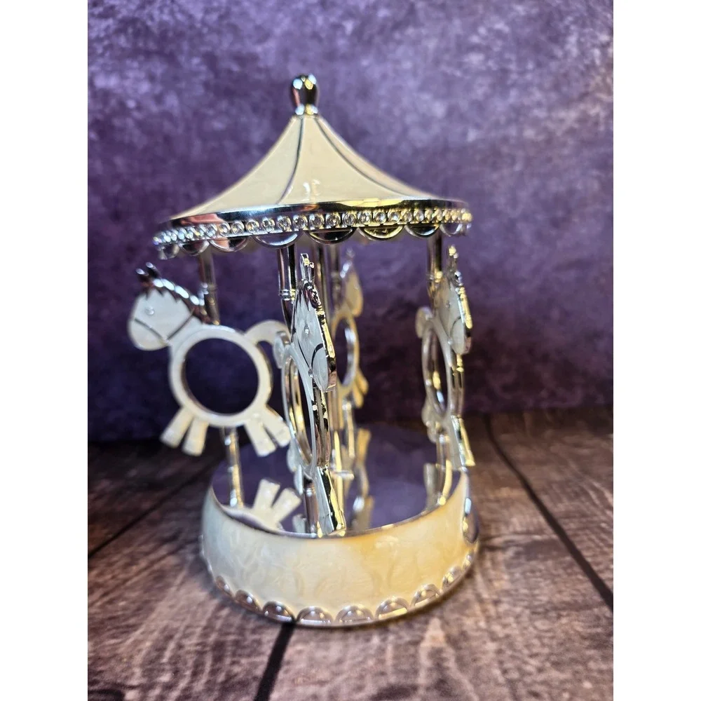 TR carousel horse