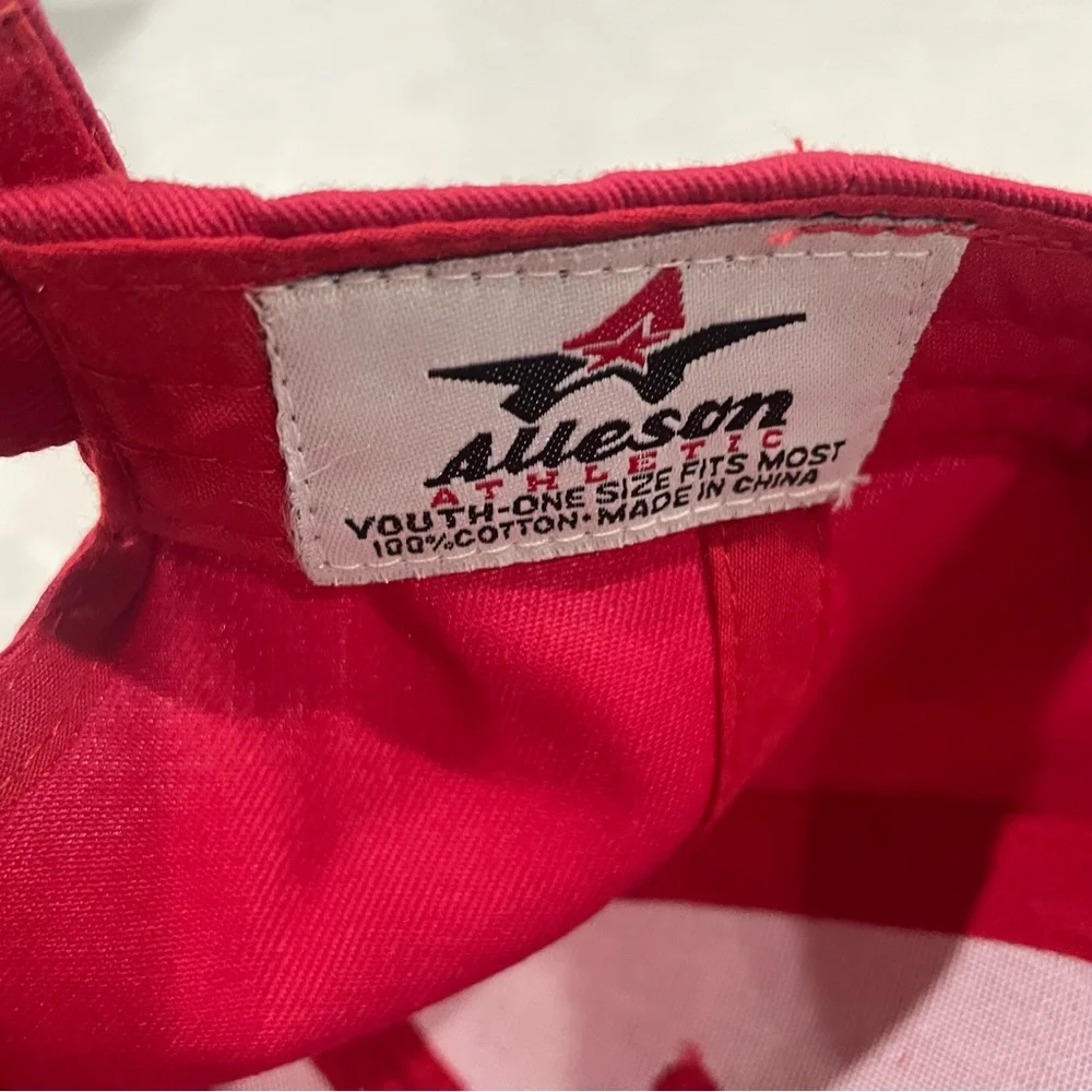 N/A red baseball
