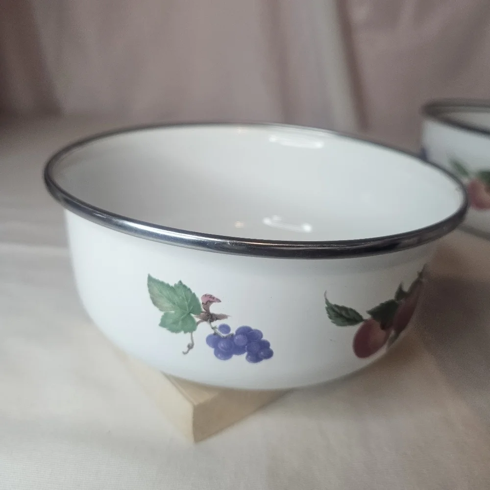 Vintage stacking nesting