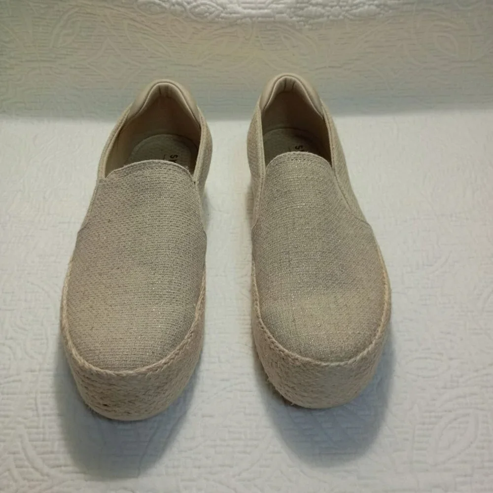 Skechers used good