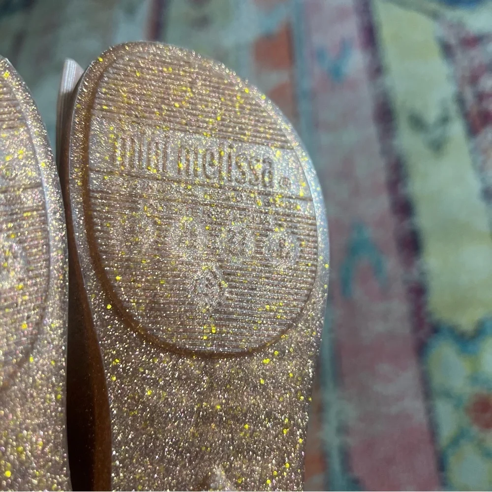 Mini Melissa step into