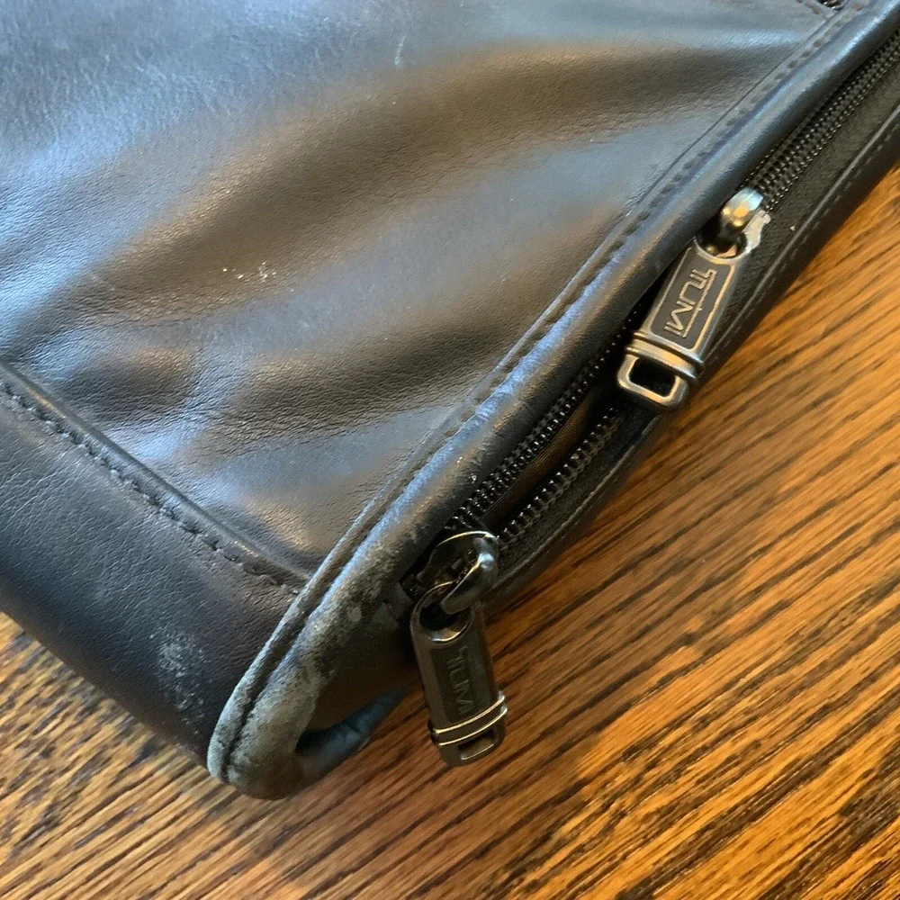 Tumi Black Genuine Leather‎ Briefcase Messenger Bag Laptop Computer Business