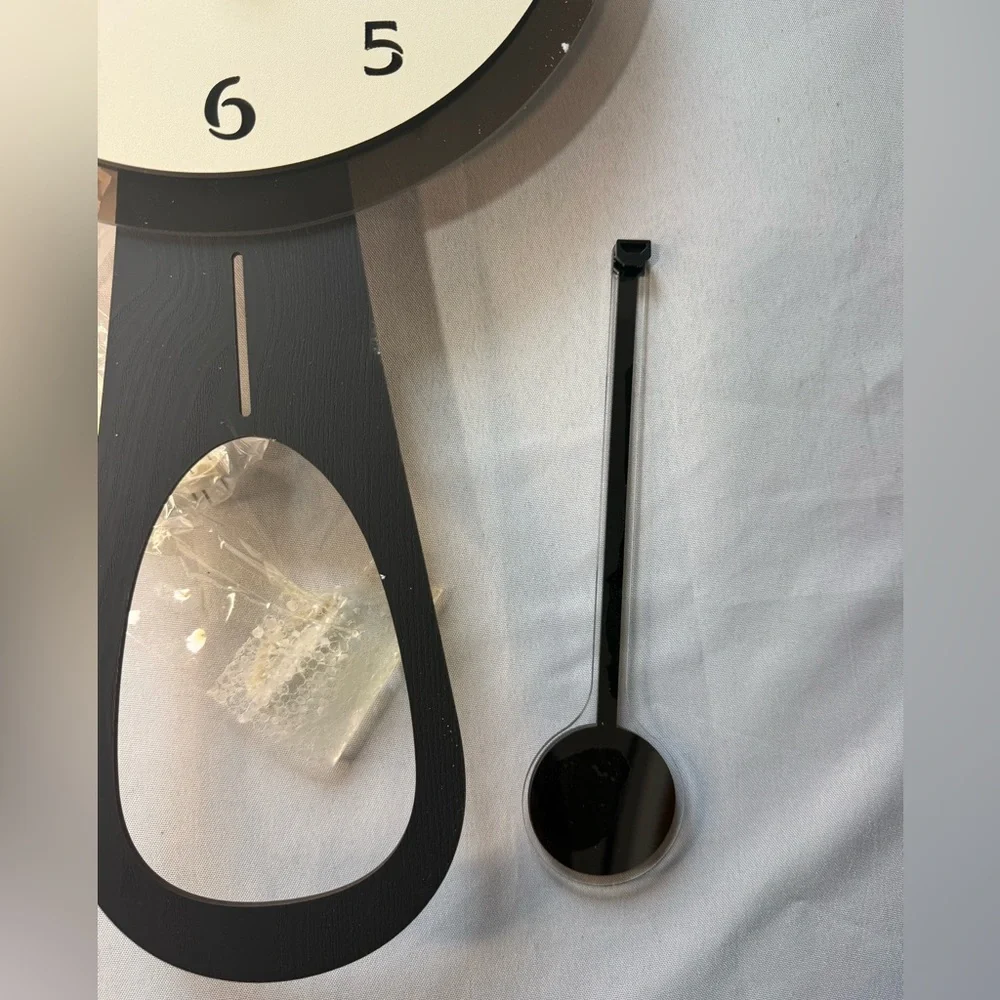 meisd wall clock
