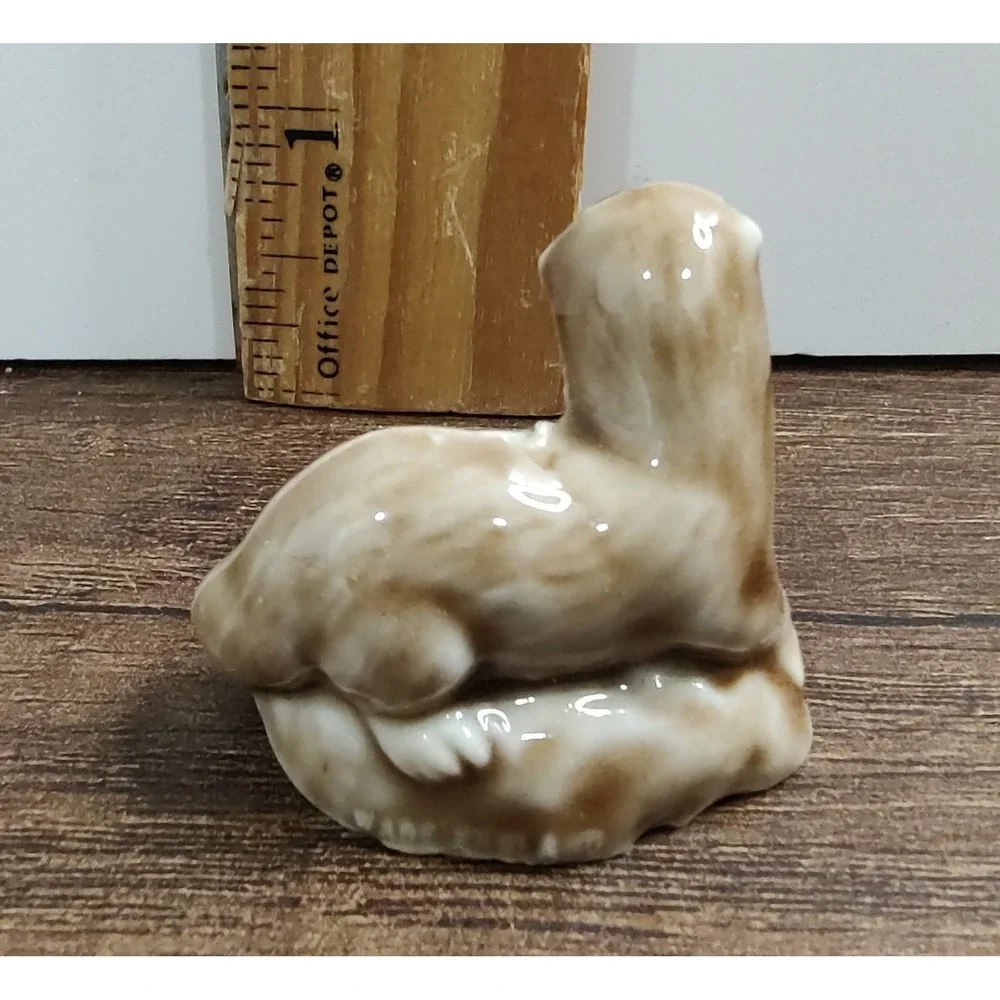 Wade Whimsies England Otter Figurine Animal Trinket Vintage Collectible A15