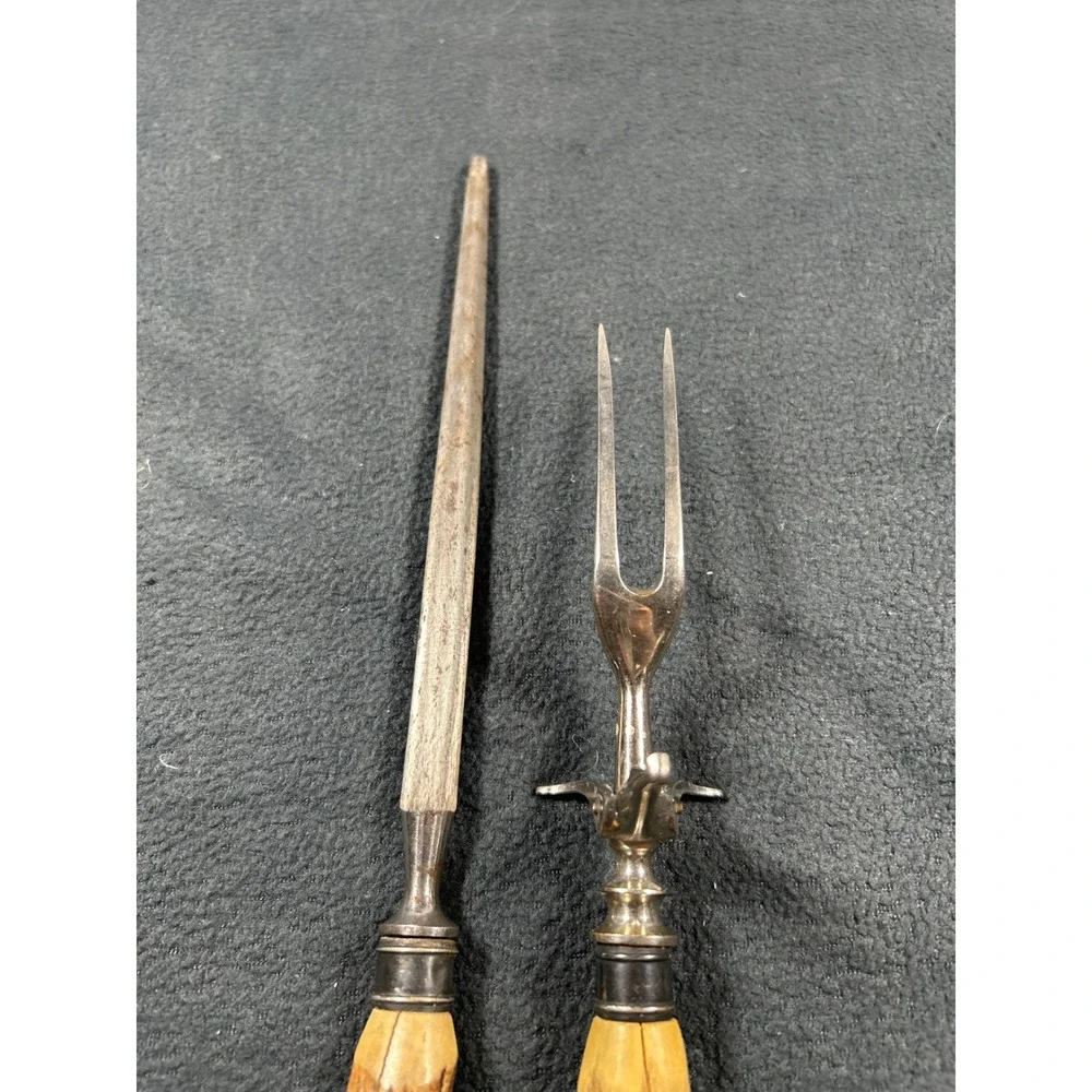 N/A vintage carving