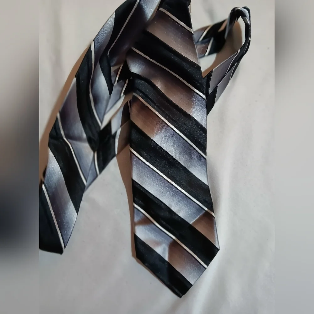 zylos beautiful tie