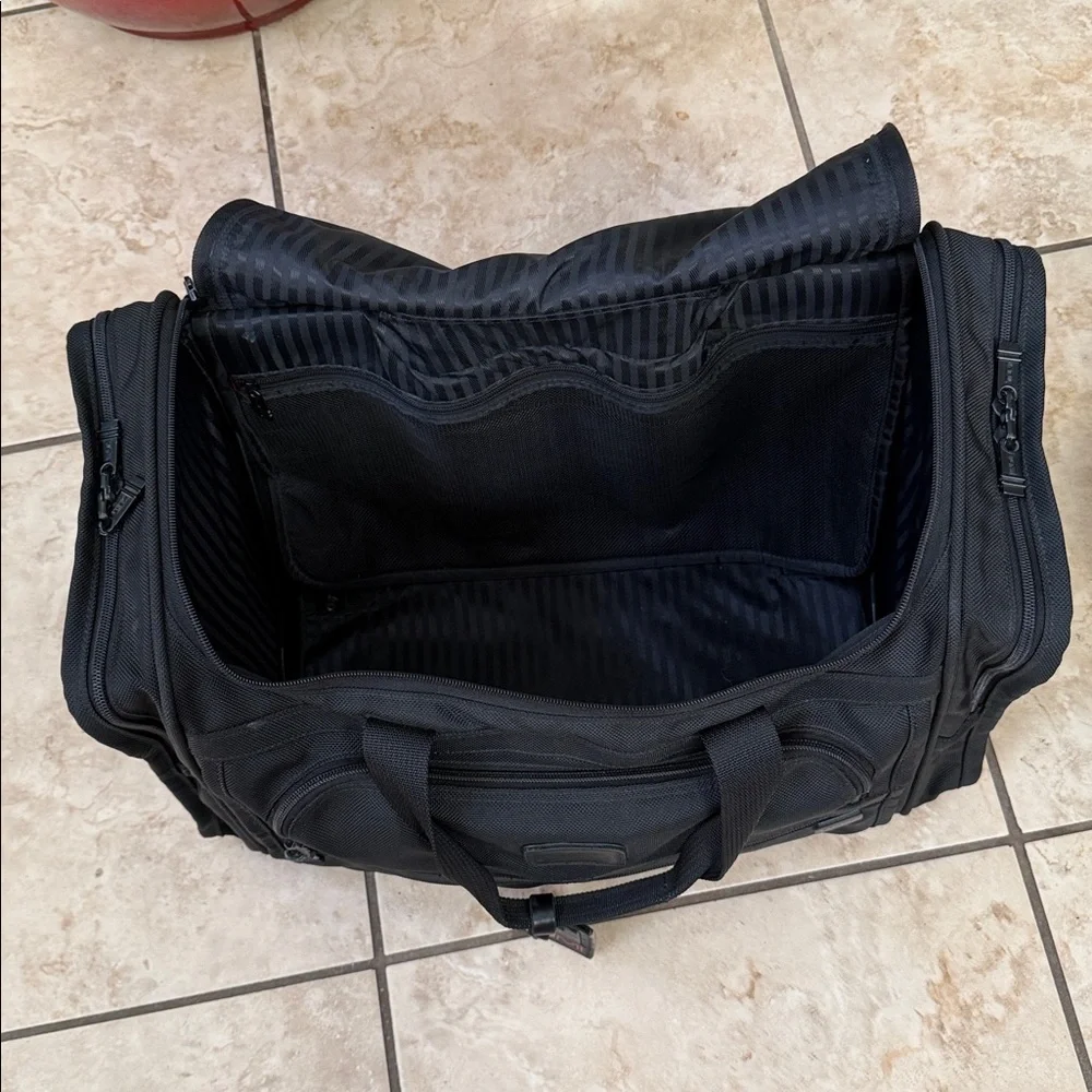 TUMI alpha large