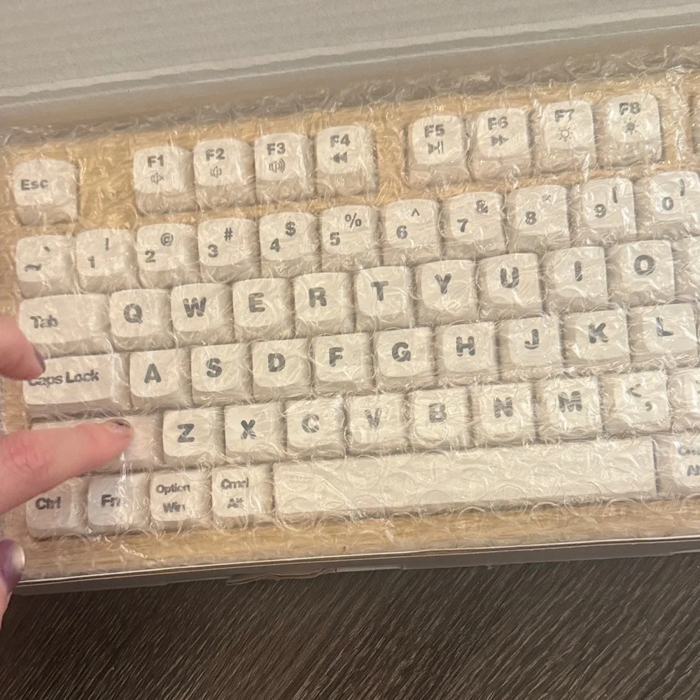 iJoy Wireless Keyboard in White and Wood Grain NEVER USED