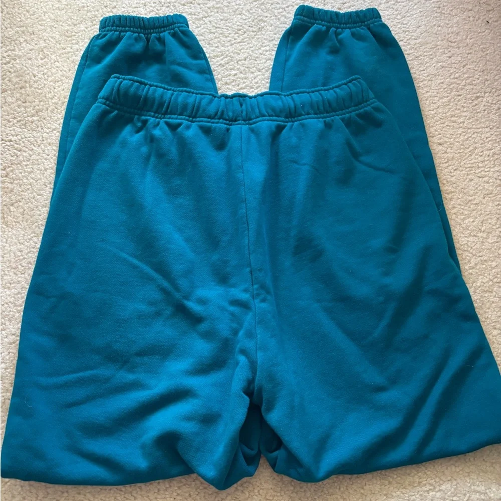 ALO Yoga size medium