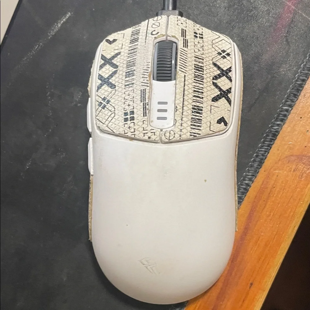 White and Patterned Gaming Mouse