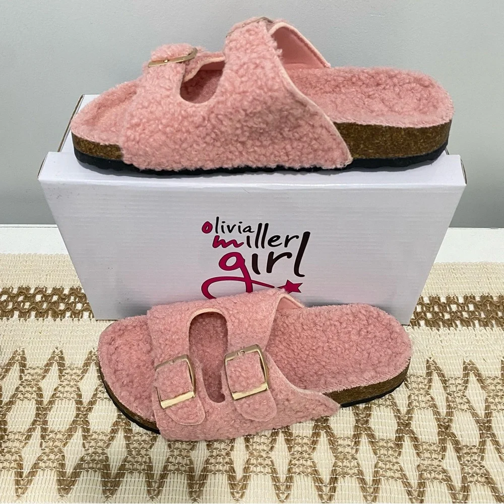 Olivia Miller Girl’s Cloud Lounge Sandals Faux Fur Pink/Blush Size 2 NEW