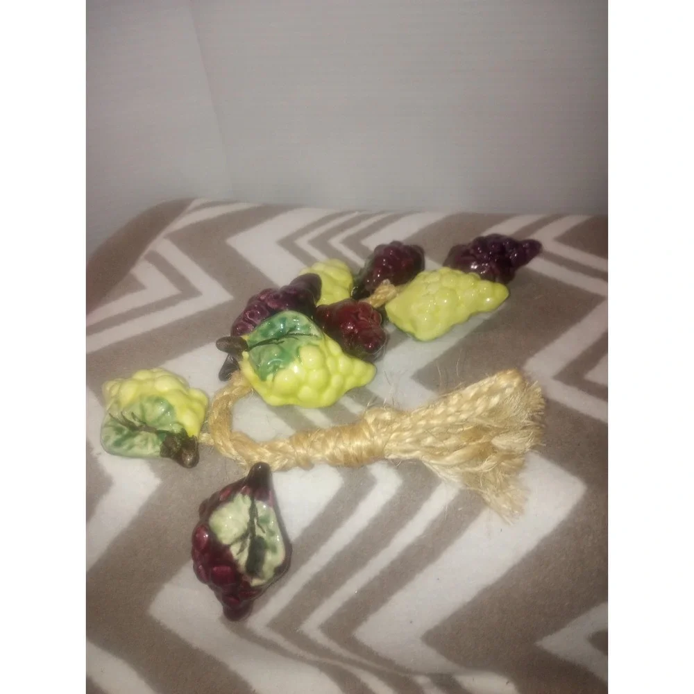 Ceramic Tuscan Style Hanging Grape Cluster On Jute Cord‎ Wall Hanging Decor 3D