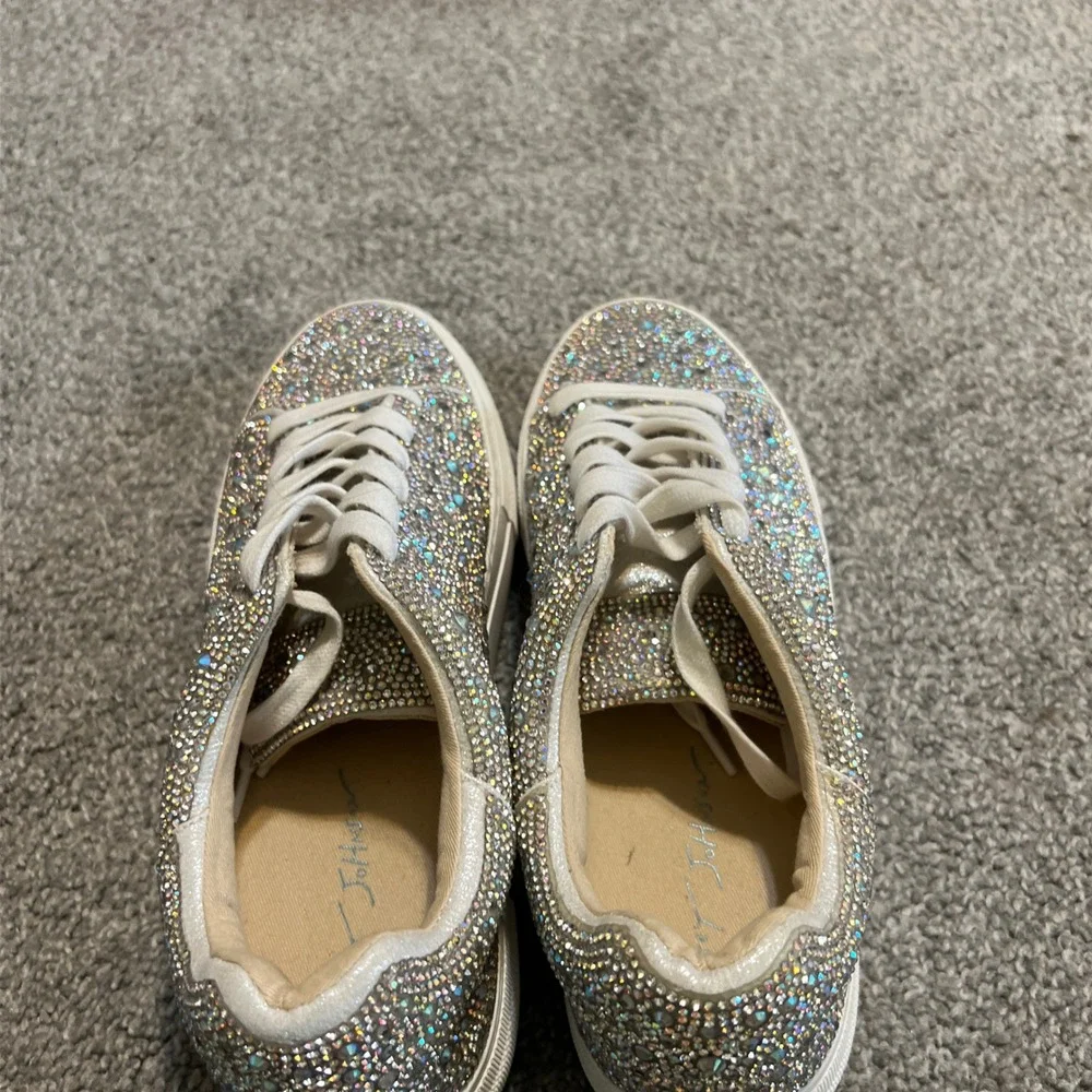 Betsey Johnson Sidny Rhinestone Platform Sneakers Womens 8.5 Silver Iridescent
