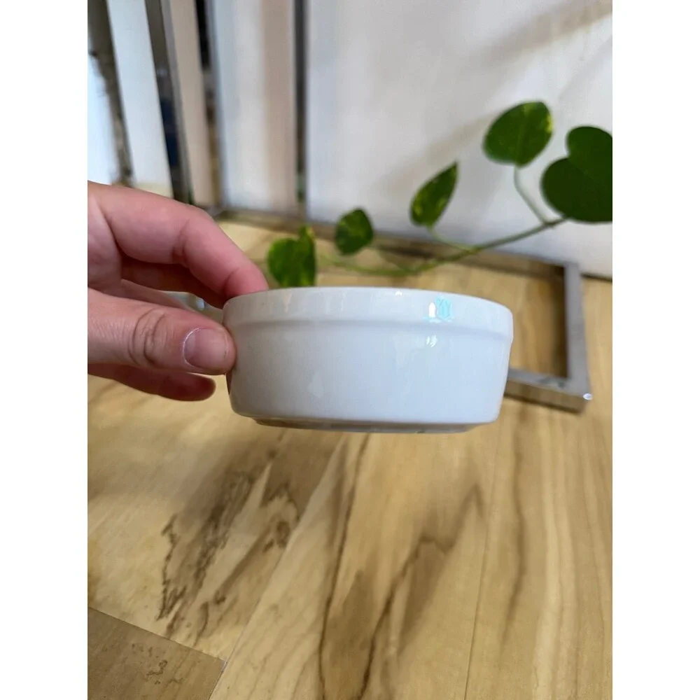 N/A white ceramic