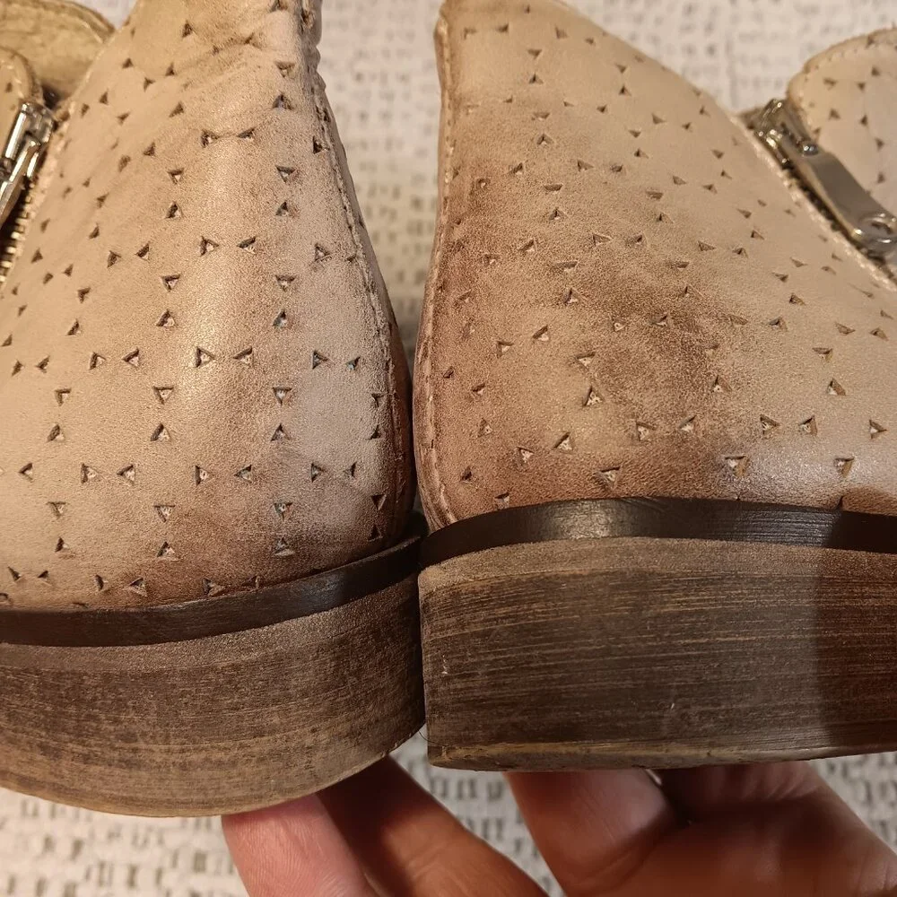Bata women tan