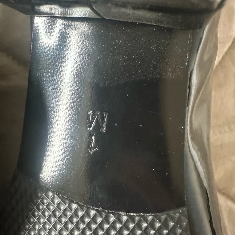 Bloch shiny black