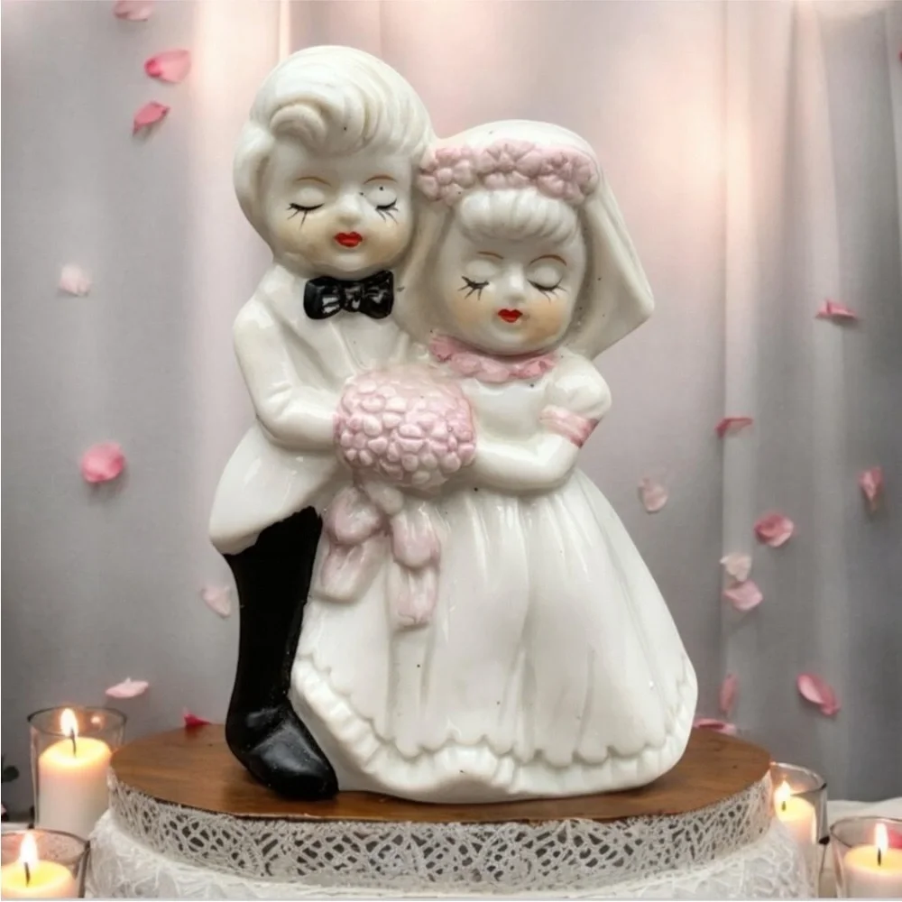 Vintage 40s Porcelain Wedding Cake Topper Bride and Groom