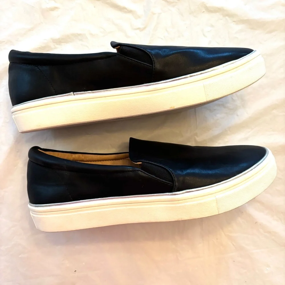 NWOT Torrid Metal trim slip on sneakers black vegan leather SZ 8 W.