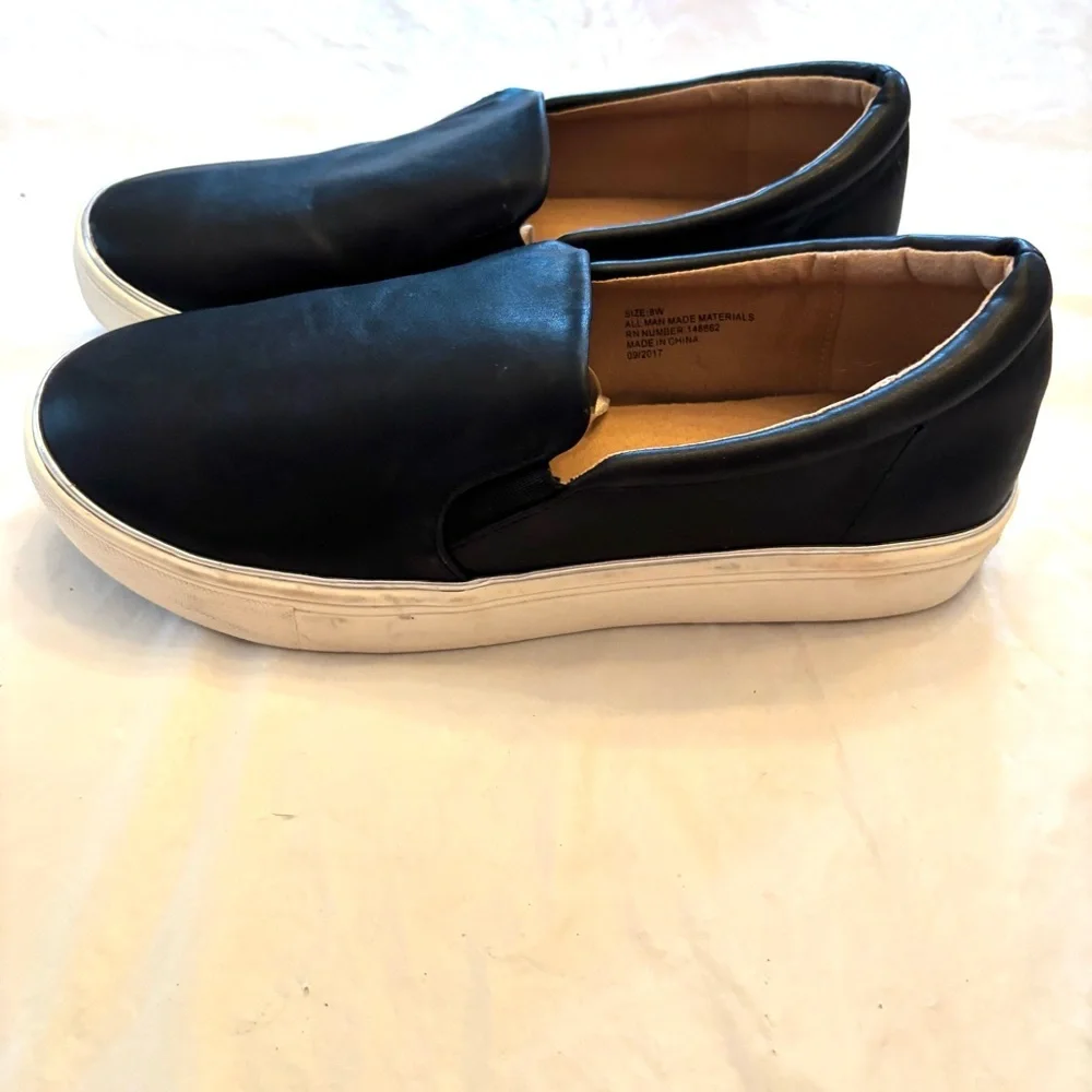 NWOT Torrid Metal trim slip on sneakers black vegan leather SZ 8 W.