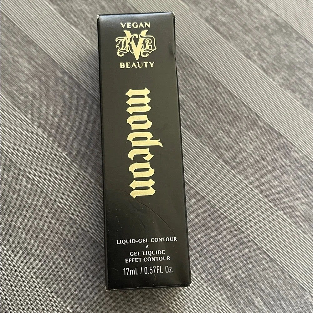 Kvd Beauty lightweight used