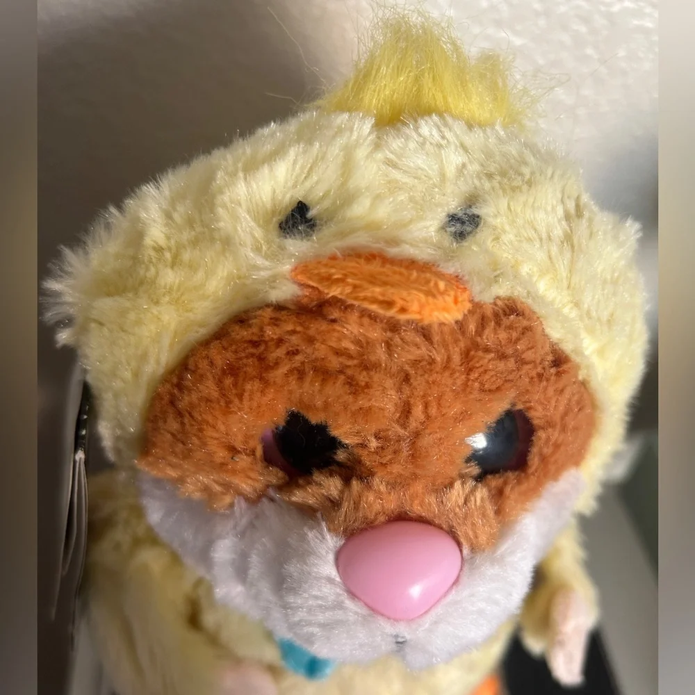Gemmy NWTYellow and Brown dancing rapper Hamster with Blue Bow