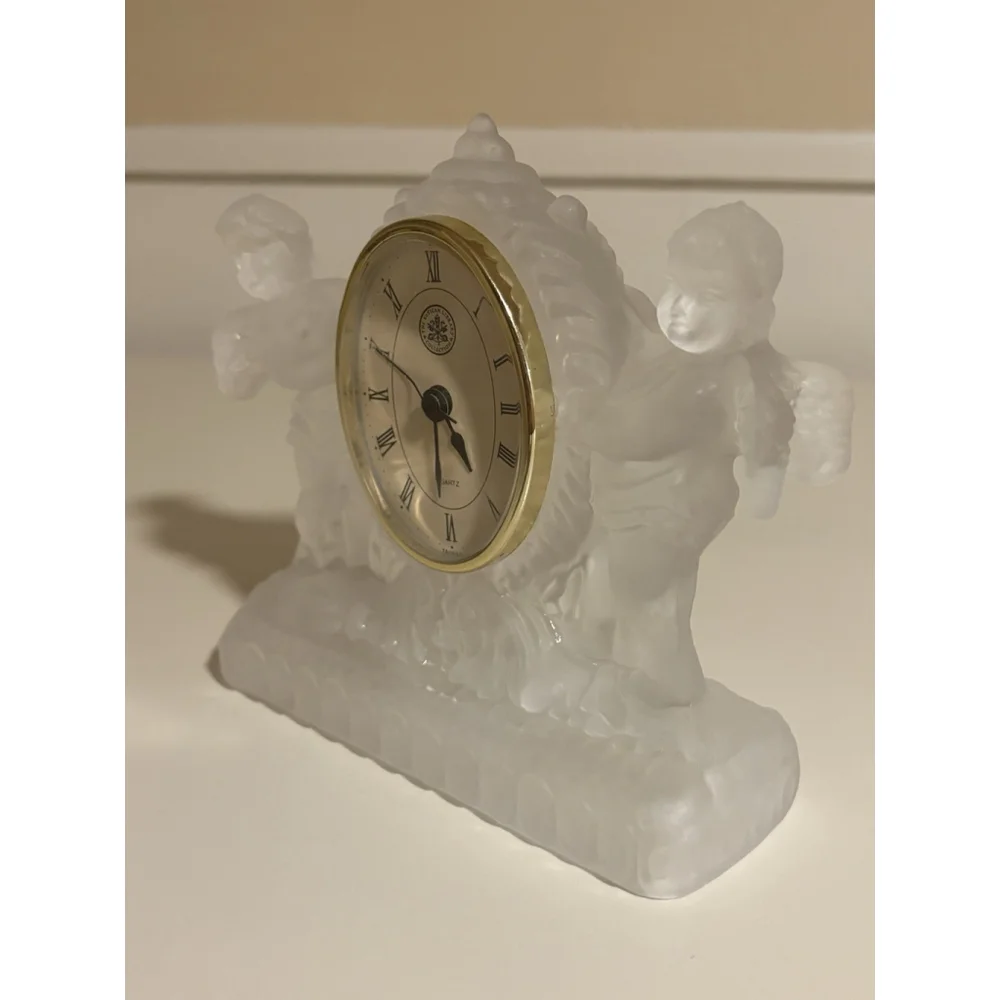 Vintage Cherub Angel Mantel Clock Vatican Library Collection Frosted Taiwan