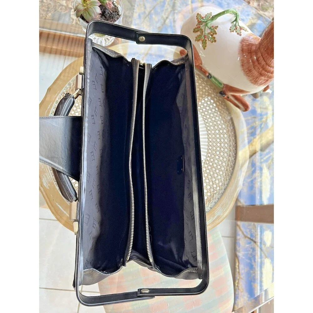 Dunhill has clean handle