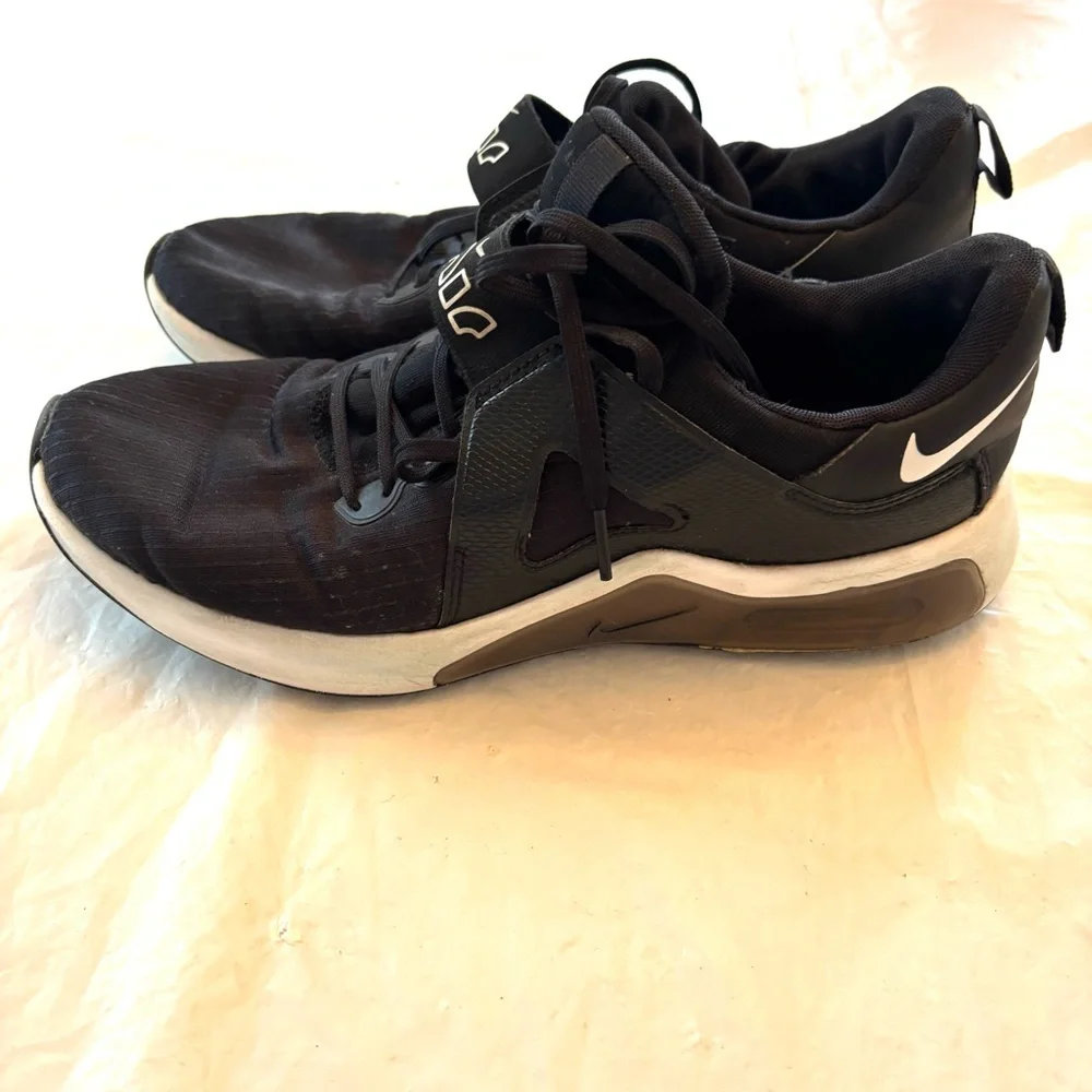 Nike tr swoosh see